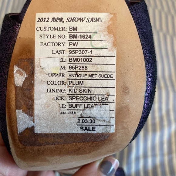 Badgley Mischka peep toe metallic purple heels - Picture 4 of 6